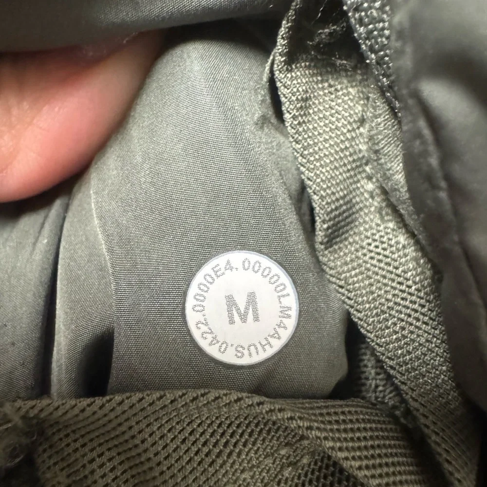 MENS M LULULEMON OLIVE GREEN JACKET
